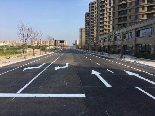 【一线投影】集团杭州国际商贸城道路工程完成沥青摊铺工作